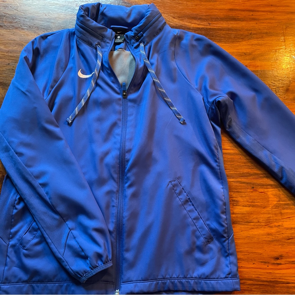 Nike Blue Windbreaker Jacket with Water-Resistant Fabric